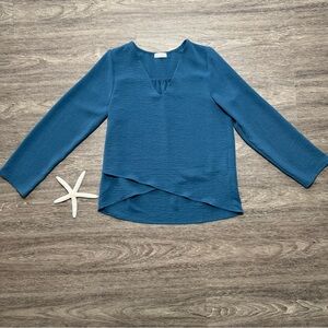 Petite Assembly Women’s Blue V-Neck Textured Blouse, Size Small Petite